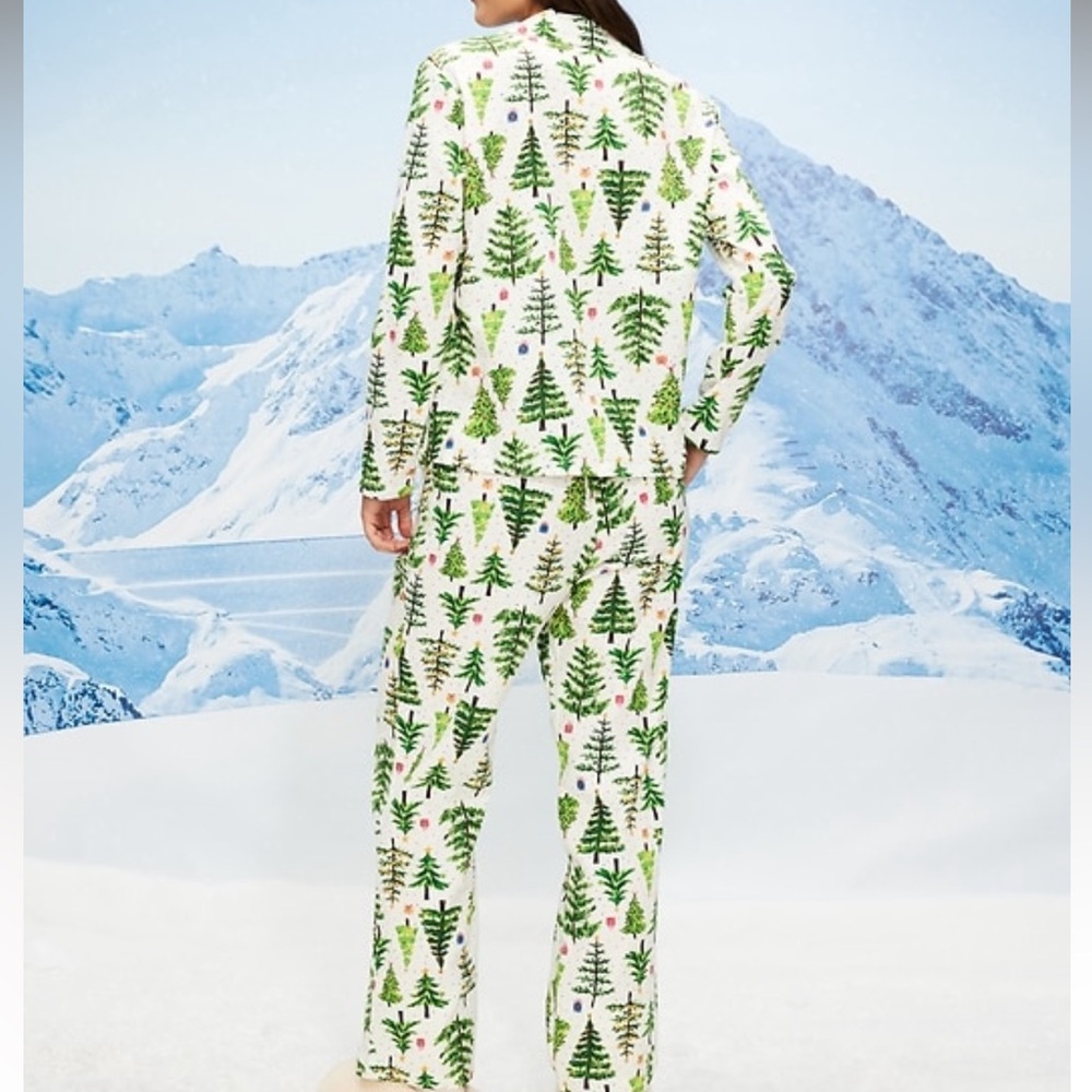 Old Navy printed flannel pajama set